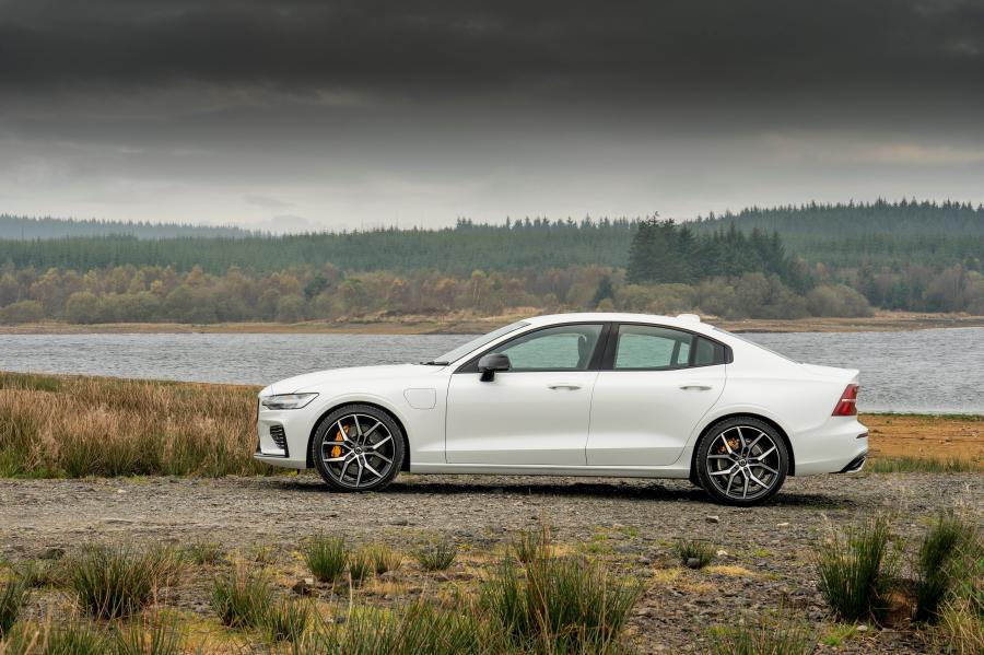  Volvo S60 T8 Polestar Engineered 2019 года  (UK) (фото 34 из 40)